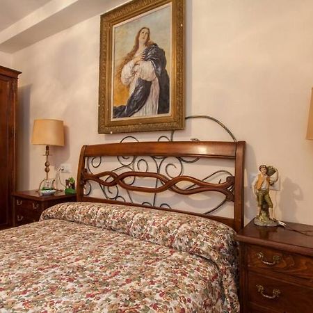 Habitacion Piso Compartido Sevilla Eksteriør billede